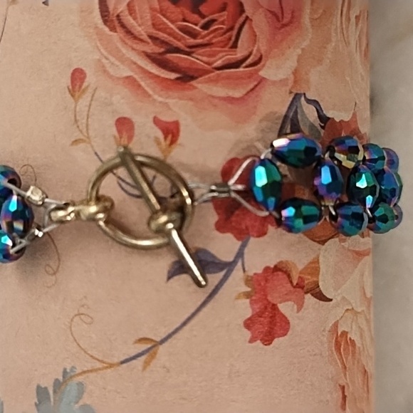 Vintage Brass Wire Woven Iridescent Green Faceted Beads Toggle Clasp - Picture 9 of 11